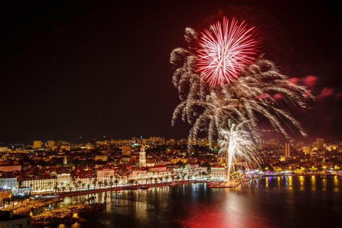 Split, 07.05.2015 - Vatrometom nad gradom zavrsena je proslava blagdana svetog Dujma