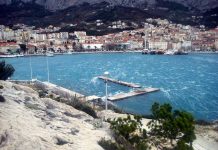 U prekidu trajektni promet Makarska – Brač