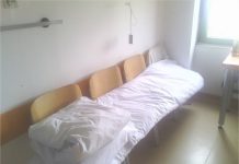 U KBC-u Zagreb šokirani: “Majka bebe je odbila pomoćni krevet, sama je od stolaca napravila ležaj!