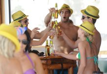 Kamo za vikend? Prljavo Kazalište u Zadru, Crvena Jabuka u Primoštenu…