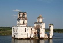 Rusija: Iz vodenih dubina izronio izgubljeni grad Mologa