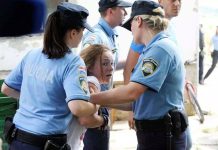 Koštali ih “švicarci”: Specijalna policija deložirala osmočlanu obitelj iz kuće u Sukošanu