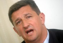 Suverenist Željko Sačić ne želi telefonom s koalicijskim partnerima jer Božinović sve sluša