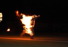 Prosvjednik se polio benzinom i zapalio ispred Ministarstva branitelja