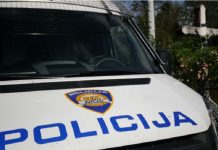 Kod Zadra majka s troje djece sletjela s ceste; jedno teško ozlijeđeno