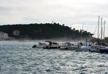 Udari bure u Makarskoj dosezali su brzinu do 200 km/h!