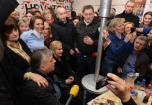 Policija potvrdila sumnje: Šator s braniteljima u Savoskoj je ilegalan, a prosvjed nezakonit!