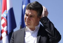 Dok su šatordžije prosvjedovale ispred Milanovićeva stana, on je plovio s Antom Gotovinom