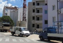 U Makarskoj ruka ruku mije, oporba se smije, korupciju nitko vidio nije…