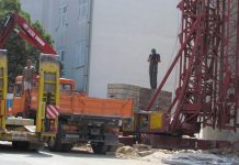 FOTO KRITIKA Makarski građevinari rugaju se gradskim vlastima