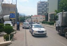 Mate Jujnović rukama lupao po automobilu komunalnih redara, intervenirala policija!