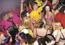 Policija na Pagu privela 118 narkomana iz Velike Britanije!