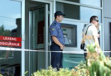 Lopovi na Braču otvorili banku ključem i odnijeli milijune!