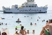 Panika u Drveniku: Trajekt će nam pregaziti kupače!
