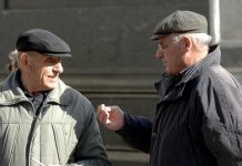 Makarskim umirovljenicima 200 kuna božićnice