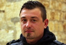 A HSP Makarske: U Baškoj Vodi nekima smeta hrvatski grb, a ne smetaju im zvijezde petokrake?!