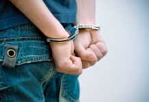 TUČEPI Uhićen nasilni golobradi mladić (15), sud ga pustio na slobodu