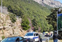 Prometna nezgoda u Brelima: stradale tri osobe, policija vrši očevid