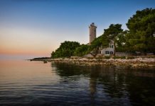 PLOVPUT NA MUKAMA Istekao najam svjetionika na Viru, ali općinske vlasti odbijaju napustiti objekt!