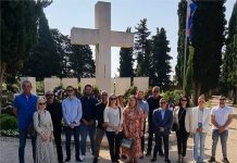 DAN DRŽAVNOSTI Članovi HSP AS položili vijence