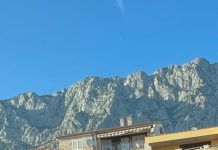 FOTO/VIDEO Taksist u Makarskoj prešao preko motorista!