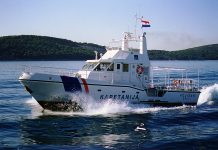 11 članova posade jedrilice spašeno od udara u stijene kod Dugog otoka