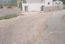 FOTO KRITIKA Načelniče Čobrniću, kad ćete do Gornjih Tučepa?