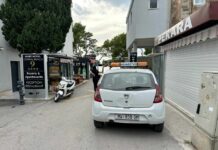 FOTO KRITIKA Automobil makarskih komunalnih redara blokirao šetnicu