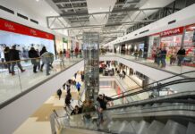 Privedena dvojica Bosanaca zbog krađe luksuzne odjeće iz zadarske Supernove