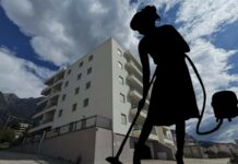 VJEROVALI ILI NE Zgrada u Makarskoj plaća dva čišćenja mjesečno 750 €!