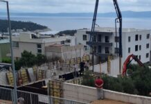 Unatoč propisanim pravilima u Makarskoj se i dalje betonira od jutra do mraka