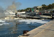 FOTO Još se ne zna kako je izgorjela luksuzna jahta u makarskoj luci