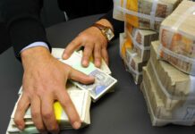 Na granici kod Imotskog pokušao unijeti 50 tisuća eura – kazna: 13.200,00 €!