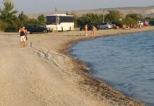 Višeslav J. Dokoza bio je u pravu: Općina Starigrad je nezakonito koristila plažu Pisak kao put!