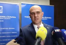 VIDEO pogledajte ministra Dabru kako puca iz pištolja dok sluša cajke