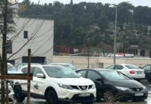 FOTO KRITIKA Netko je uporan u nepropisnom parkiranju ispred Apfel arene