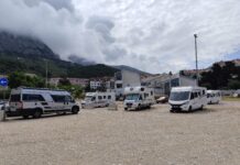 FOTO KRITIKA Makarska je raj za besplatno kampiranje
