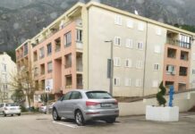 PISMO ČITATELJA Molimo Grad Makarsku da hitno postavi stupiće u Baškovošku ulicu!