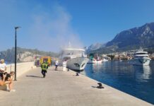 FOTO Makarski vatrogasci nisu mogli gasiti požar na brodu “Casanova” jer nije bilo vode!