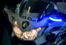 Tučepi: Golobrad i glup, ostao bez motocikla