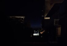 FOTO KRITIKA Glavna ulica u Podgori u potpunom mraku!