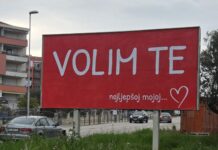 Zaljubljeni Makaranin neće stati na jumbo plakatu!