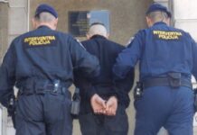 Dvojica lažnih policajaca u Makarskoj pokušala ukrasti 30 tisuća eura