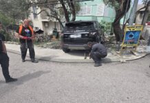 Djelatnici Makarskog komunalca uklonili ilegalne stupiće na nogostupu