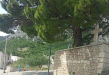 FOTO KRITIKA Vodovod Makarska nikako da zakrpa rupu u Velikom brdu!