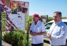 Postavljena prva oglasna ploča Udruge vinara Zadarske županine u vinariji „Vina otoka Paga“