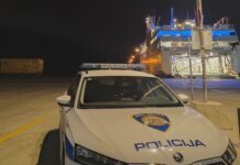 Policija na Hvaru uhitila skupinu od 14 huligana