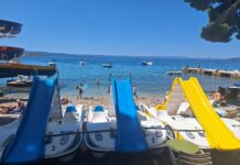 Plaže u Makarskoj sve manje i manje, pedalina sve više i više…