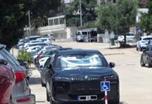 FOTO KRITIKA Stavio lažnu invalidsku oznaku i “rezervirao” parking kod Biokovke